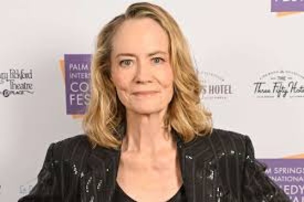 Cybill Shepherd