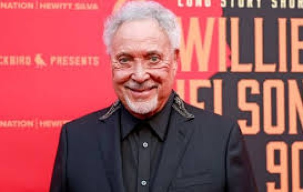 tom jones net worth